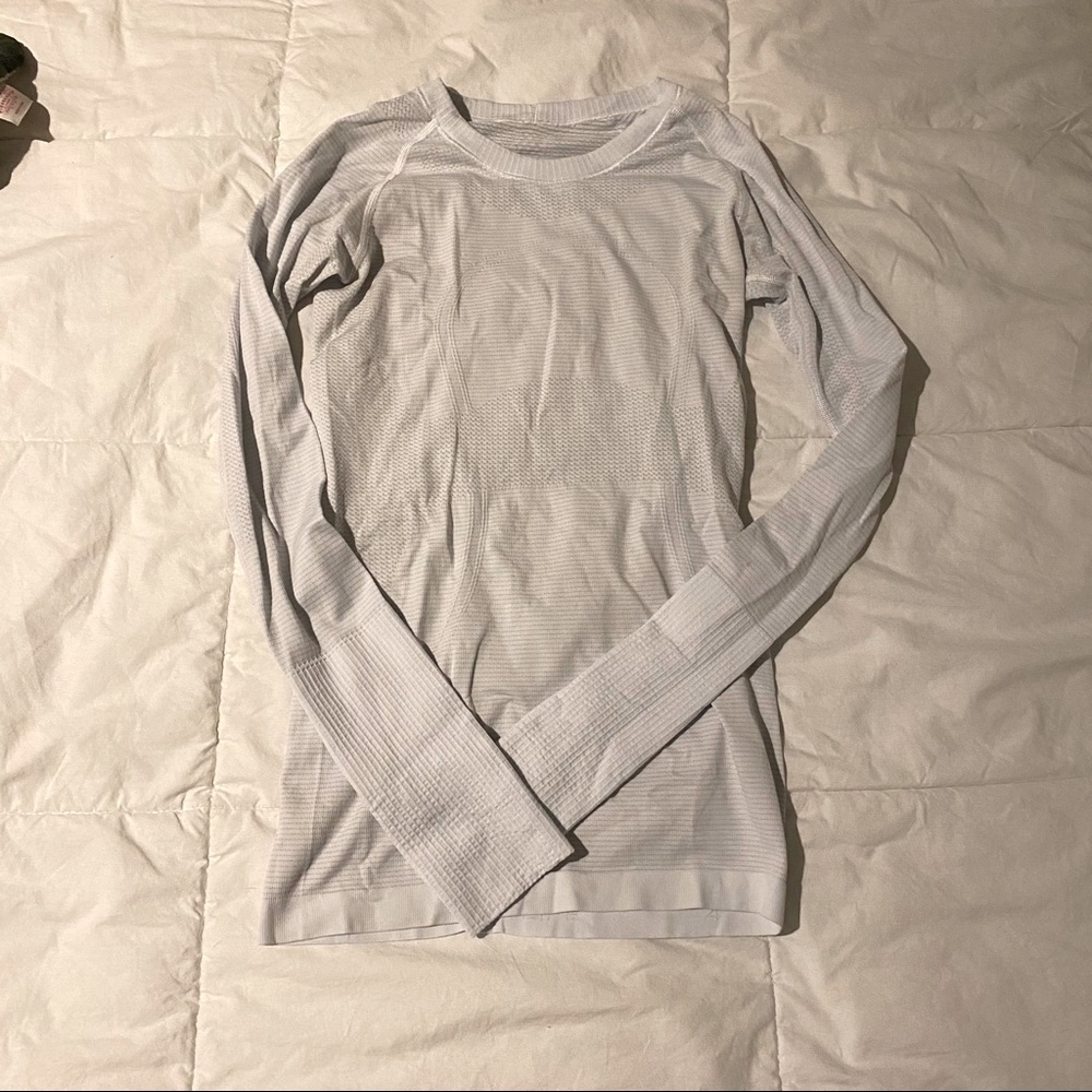 Lululemon Swiftly Tech long sleeve